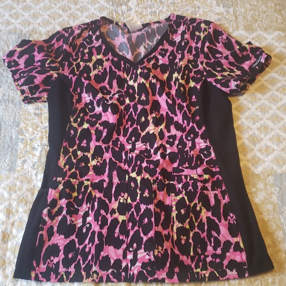 Cherokee scrub top